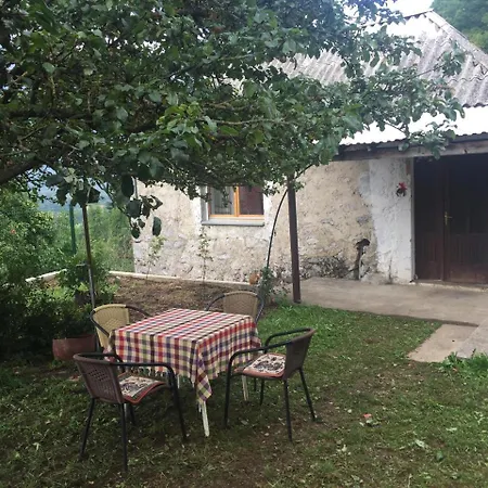 Lodge Eco Lipovo Kolasin *